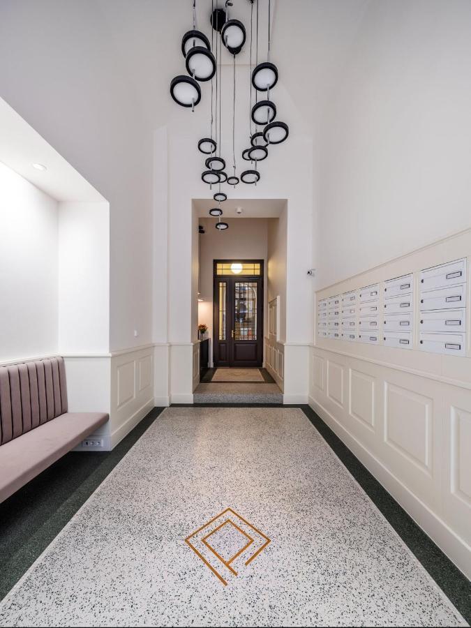 Luxury Apartment In The Centre Прага Экстерьер фото